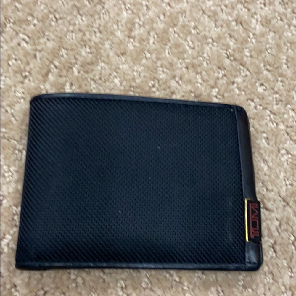 Men’s Tumi wallet
